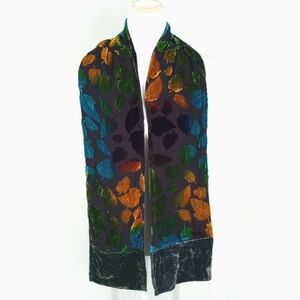 Velvet Reversible Scarf Autumn Leaves Motive One pocket